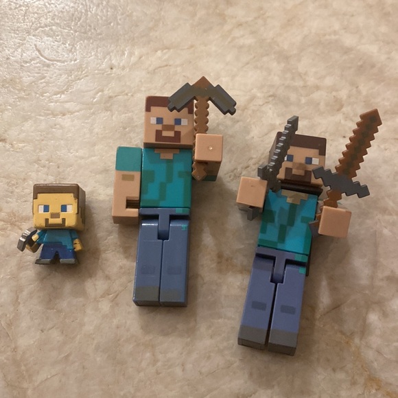 MINECRAFT character figurines with accessories. Lot of 16 assorted figures. - Picture 2 of 6